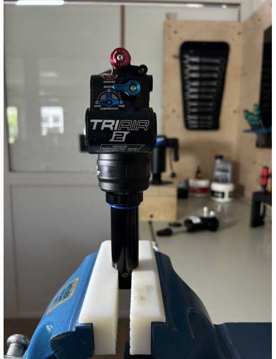Amortisseur SR SUNTOUR TRIAIR 2 185x55 %separator% Dépôt Vente VTT